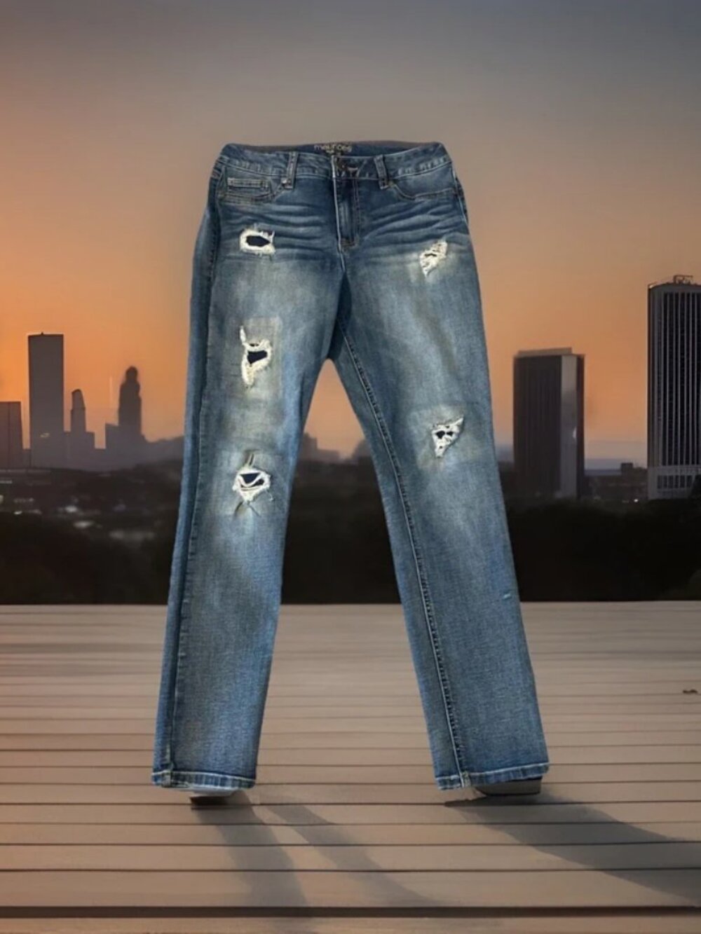 Maurice’s High Rise Distressed Jegging Jeans Medium Great Whiskers 2% Spandex